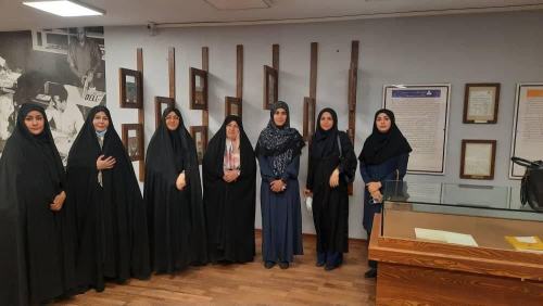 بازدید تعدادی از زنان فعال مدنی از موزه و مرکز اسناد انتشارات علمی و فرهنگی