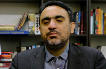«امین ملک نژاد» مدیر عامل شرکت کتاب گستر در سی و پنجمین نمایشگاه بین المللی کتاب تهران